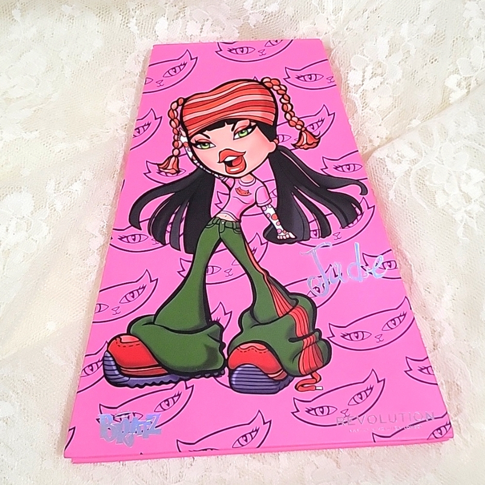 REVOLUTION  Bratz Eyesshadow palette  NEW!